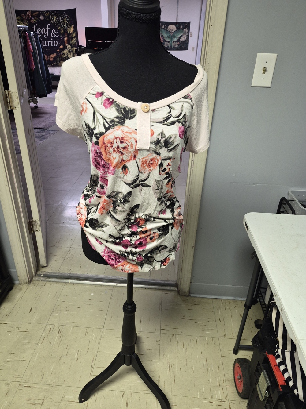 Discreet Floral Scoop Neck Short Sleeve Top - White, Pink, Coral